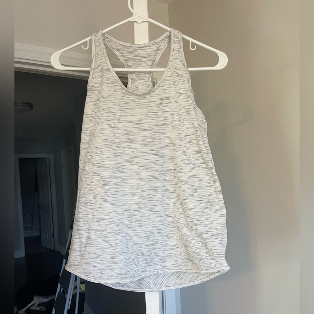 Lululemon essential tank